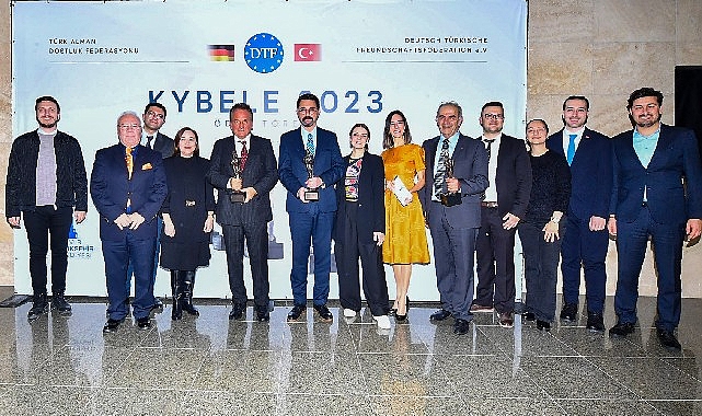 alman-turk-dostluk-federasyonundan-baskan-soyere-kultur-odulu.jpg