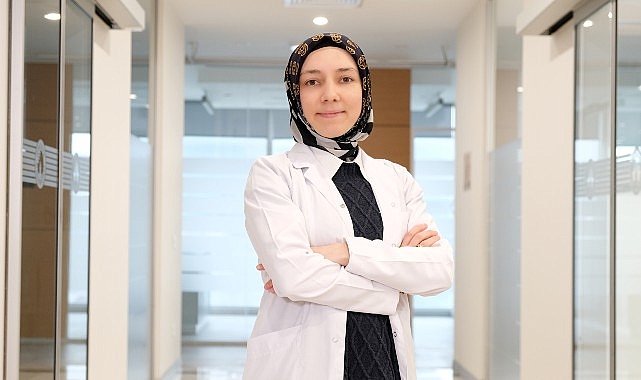 sakiz-cigneme-aliskanligi-agiz-sagligini-koruyor.jpg