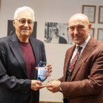 tarihi-havagazi-fabrikasi-sureyya-berfe-ve-orhan-kologlunun-kisisel-kutuphanelerine-ev-sahipligi-yapiyor.jpg