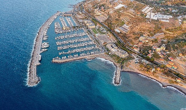 d-marin-liguriada-iki-yeni-marinayi-bunyesine-katarak-italyadaki-marina-sayisini-5e-cikardi.jpg