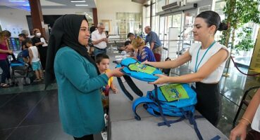Gaziemir'de zorluklar sosyal hizmetlerle aşılıyor