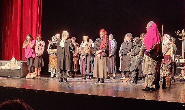 hatay-icin-sahnelenen-asenanin-ruyasina-buyuk-ilgi.jpg