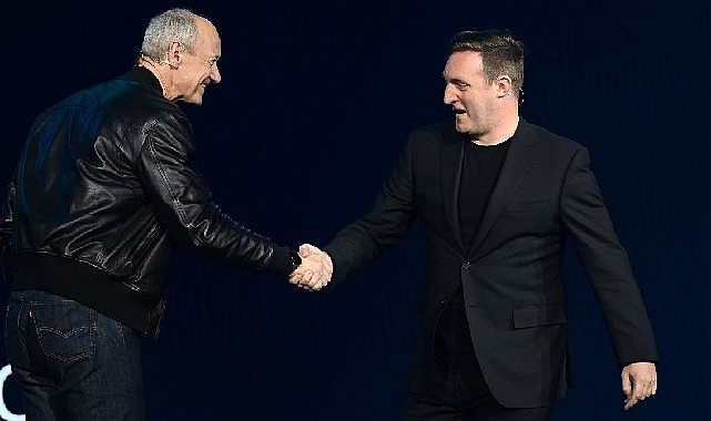 siemens-ve-aws-yazilim-gelistirmede-uretken-yapay-zekayi-demokratiklestirmek-icin-guclerini-birlestiriyor.jpg