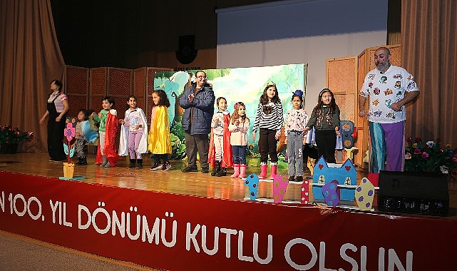 tiyatro-etkinligine-cocuklardan-buyuk-ilgi.jpg