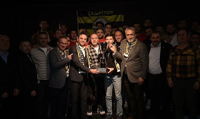 baskan-ozlu-sampiyonluk-coskusuna-ortak-oldu.jpg