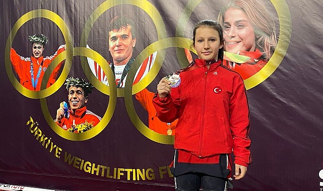 izmirli-genc-sporculardan-buyuk-basari.jpg