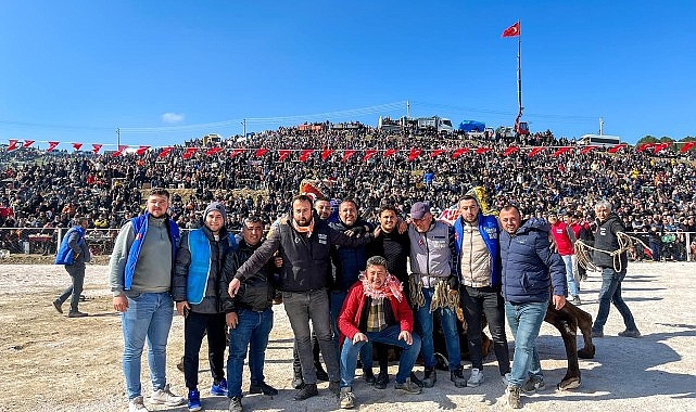 kinikta-bu-sene-34uncusu-duzenlenen-geleneksel-deve-guresleri-buyuk-ilgi-gordu.jpg