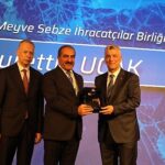 turkiyenin-en-iyi-ur-ge-projesine-egeli-yas-meyve-sebze-ihracatcilari-imza-atti.jpg