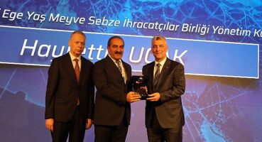 Türkiye'nin en iyi UR-GE Projesine Egeli yaş meyve sebze ihracatçıları imza attı
