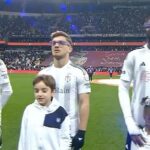 besiktasli-futbolcular-mor-gozluklerle-sahada.jpg
