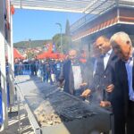 binlerce-vatandas-hamsi-festivali-icin-kent-meydaninda-bir-araya-geldi.jpg