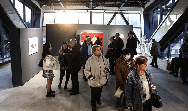 cankaya-belediyesi-fikret-otyam-sanat-merkezi-nihal-martlinin-her-sey-yolunda-sergisine-ev-sahipligi-yapiyor-sergi-7-nisana-kadar-ucretsiz-ziyaret-edilebilecek.jpg
