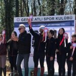 en-dayanikli-atlar-120-kmlik-parkurda-yaristi.jpg