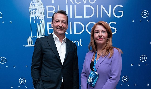 is-ve-cemiyet-dunyasi-building-bridges-etkinliginde-bir-araya-geldi.jpg