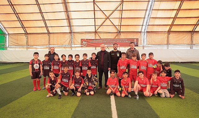 nevsehir-belediyesi-tarafindan-duzenlenen-3-ilkokullar-arasi-23-nisan-hali-saha-futbol-turnuvasi-basladi.jpg
