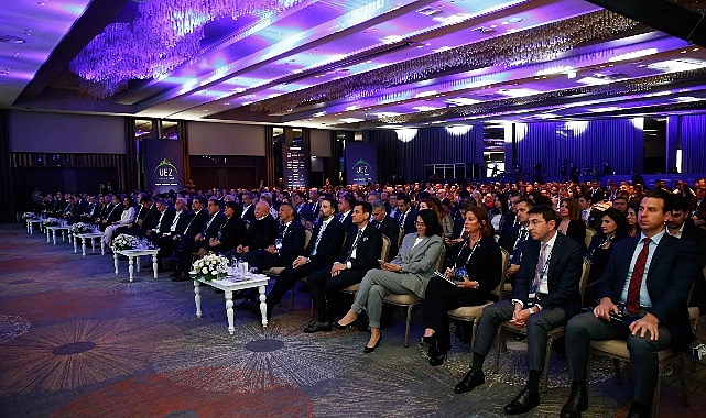 uludag-ekonomi-zirvesi-bu-yil-sorumlu-ve-duyarli-liderlik-temasiyla-25-28-nisan-tarihleri-arasinda-sapancada-duzenlenecek.jpg