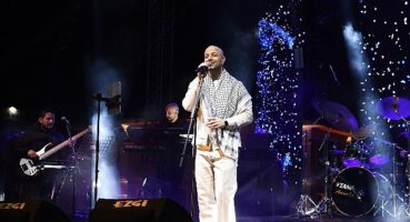 Ünlü şarkıcı Maher Zain, en güzel ilahilerini Osmangazi Meydanı'nda söyledi