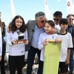 yat-yelken-kulubunden-baskan-topalogluna-tesekkur-plaketi.jpg