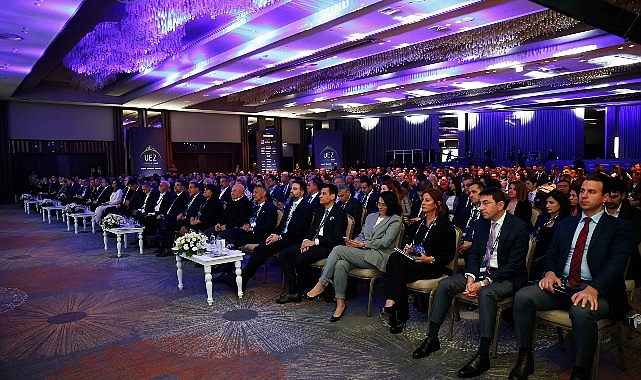 dunya-liderleri-uludag-ekonomi-zirvesinde-uludag-ekonomi-zirvesinin-acilis-konusmasini-hazine-ve-maliye-bakani-mehmet-simsek-yapacak.jpg