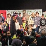 golcuk-belediyesi-kultur-sanat-etkinlikleri-kapsaminda-kervansarayda-sahnelenen-unutulan-kitap-adli-muzikal-cocuklara-eglenceli-anlar-yasatti.jpg