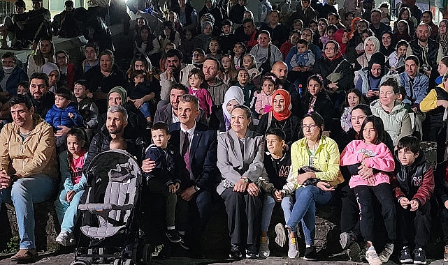 golcuk-belediyesi-tarafindan-duzenlenen-ramazan-ayi-cocuk-senligi-yali-evleri-amfide-cocuklara-eglence-dolu-bir-aksam-yasatti.jpg
