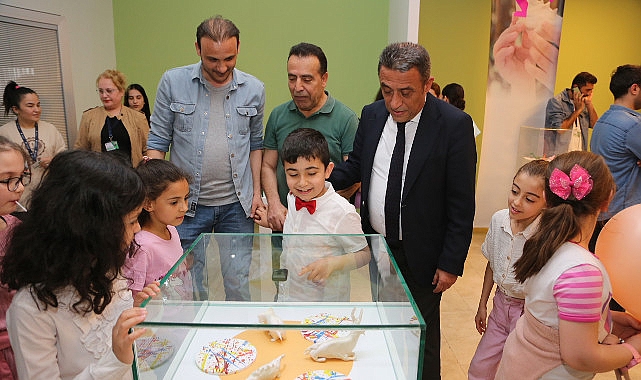 kucukcekmece-belediyesinden-dunya-otizm-farkindalik-gununde-anlamli-sergi.jpg