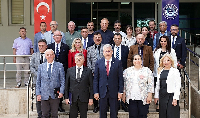 sinema-dunyasinin-gozu-izmirde-turan-film-festivali-basliyor.jpg