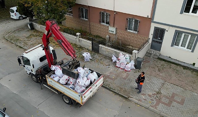 1-yilda-29-bin-ton-molozun-cevreyi-kirletmesi-onlendi.jpg