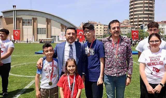 19-mayis-ataturku-anma-genclik-ve-spor-bayrami-nevsehirde-coskuyla-kutladi.jpg