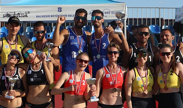 2024-tvf-u20-kulupler-turkiye-sampiyonasi-voleybol-kadinlar-ve-erkekler-plaj-voleybolu-balkan-sampiyonasi-odul-toreni-oren-plajinda-yapildi.jpg