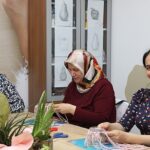 anne-sehirde-atik-malzemeler-sanat-eserine-donusuyor.jpg