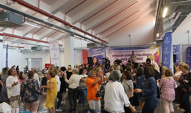 aydin-buyuksehir-belediyesi-anneleri-bir-araya-getirerek-onlarin-anneler-gununu-cosku-icerisinde-kutlamasini-sagladi.jpg