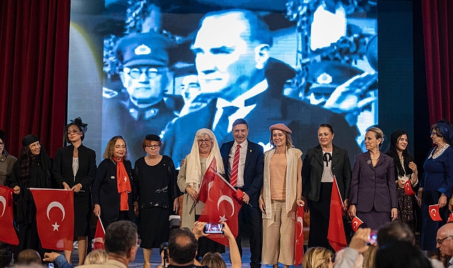 baskan-mutlu-oncu-kadinlarin-anildigi-gosteride-sahne-aldi.jpg