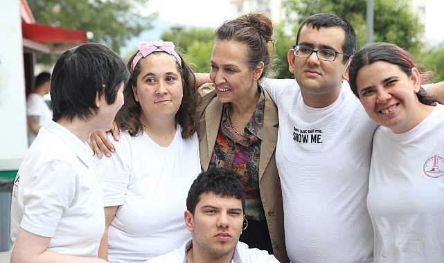 baskan-unsal-engelleri-sevgiyle-asacagiz.jpg