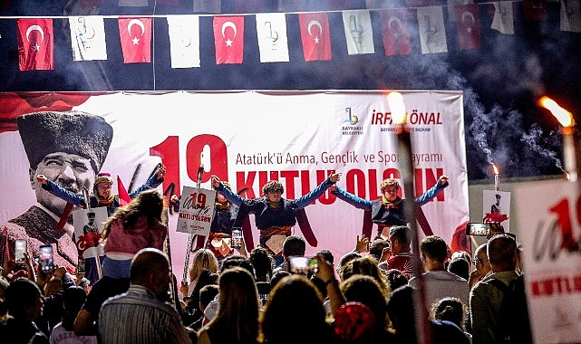 bayraklida-19-mayis-coskusu-yasandi.jpg