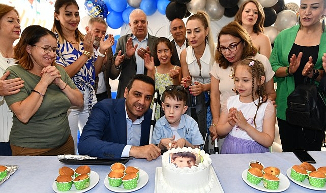 cigli-belediye-baskani-onur-emrah-yildizdan-sma-hastasi-doruka-dogum-gunu-surprizi.jpg