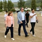 didim-belediye-baskani-hatice-gencay-akbuk-mahallesinde-incelemelerde-bulundu.jpg