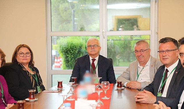 ege-ve-marmara-cevreci-belediyeler-birliginin-yeni-doneminde-ilk-encumen-toplantisi-baskan-ali-kemal-deveciler-liderliginde-gerceklesti.jpg