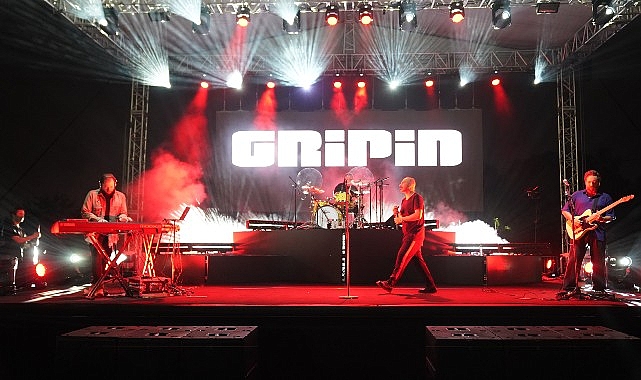 egeli-gencler-gripinle-costu.jpg