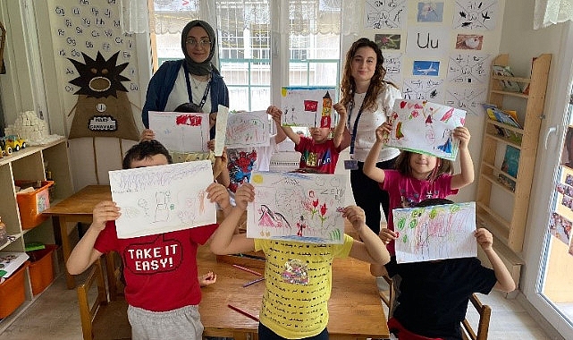 egeli-iletisimci-gencler-miniklerin-hayallerini-sahneliyor.jpg