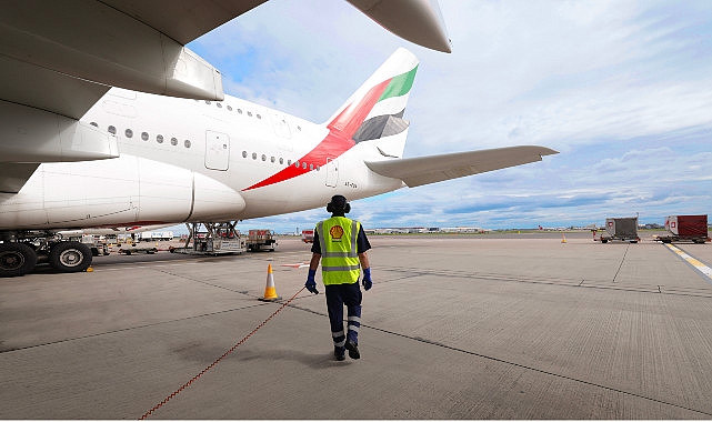 emirates-londra-heathrow-havalimaninda-saf-ile-hizmet-vermeye-basliyor.jpg