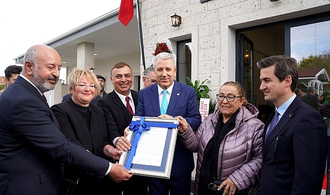 eu-cesme-turizm-fakultesine-rekor-bagisla-ogrenci-yurdu.jpg