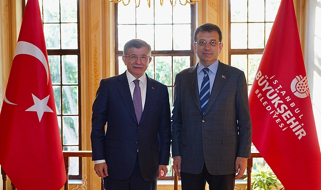 gelecek-partisi-genel-baskani-ahmet-davutoglu-ikinci-donem-ayni-goreve-secilen-ibb-baskani-ekrem-imamogluna-tebrik-ziyaretinde-bulundu.jpg