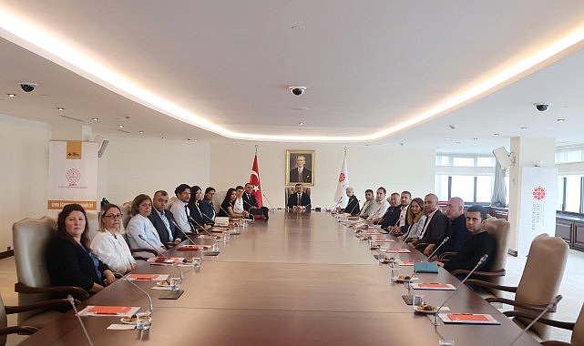 izmirde-egitimcilere-dezenformasyon-ve-yeni-medyanin-onemi-anlatildi.jpg
