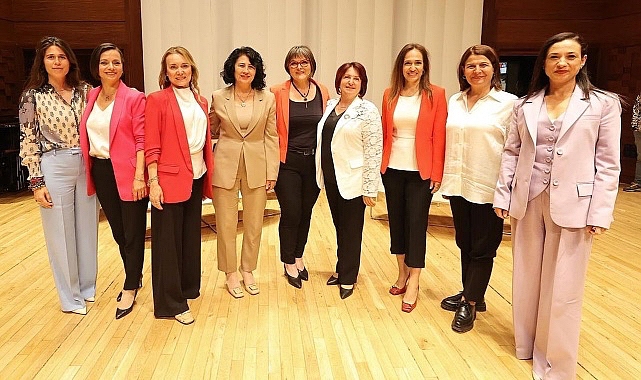 izmirin-8-kadin-belediye-baskani-medyascope-haber-muduru-goksel-goksunun-sorularini-yanitladi.jpg