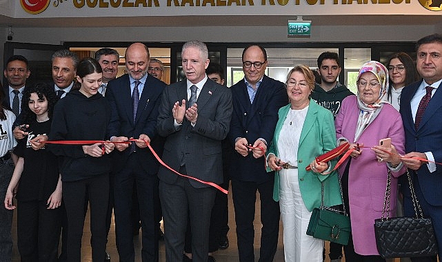 kadikoy-anadolu-lisesi-kutuphanesi-kayalar-ailesi-destegiyle-yenilendi.jpg