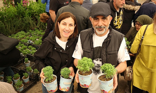 karsiyaka-cicek-festivali-17-mayista-kapilarini-aciyor.jpg