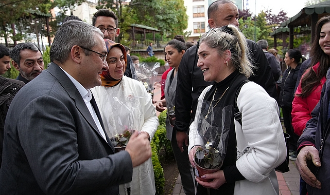 kecioren-belediye-baskani-dr-mesut-ozarslan-ve-esi-filiz-ozarslan-anneler-gununu-kutladi.jpg