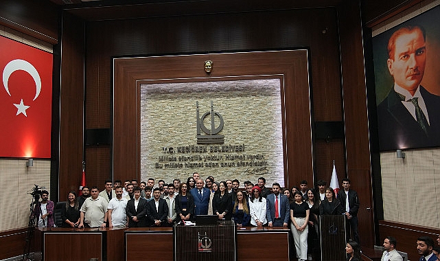 kecioren-belediyesi-meclisinde-duzenlenen-ozel-oturumla-meclis-faaliyetleri-genclere-devredildi.jpg