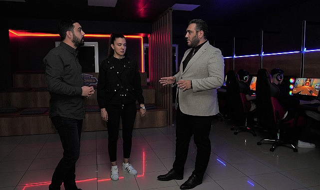 keciorende-19-mayisa-ozel-e-spor-turnuvasi.jpg